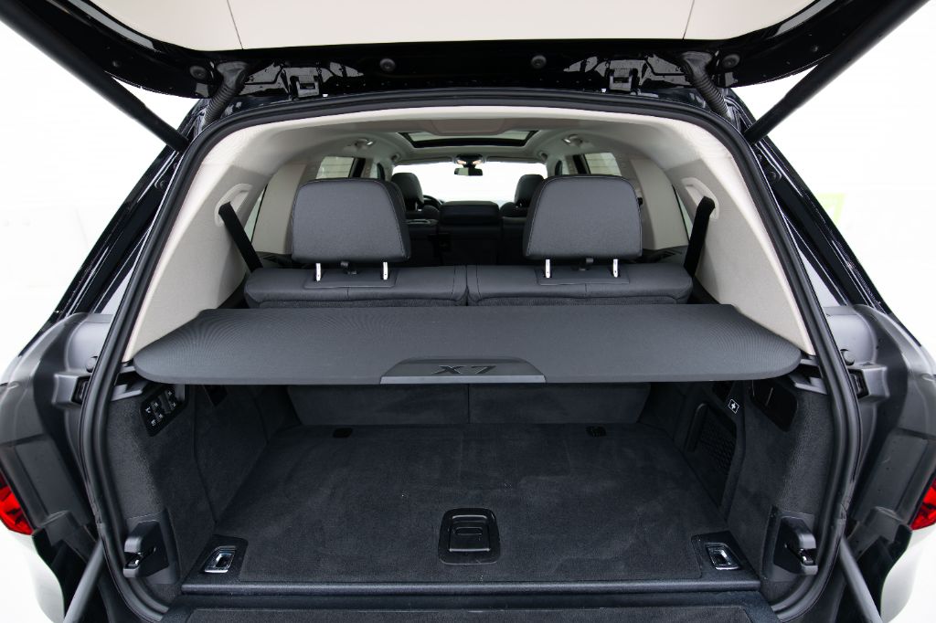 2021 BMW X7 - $34,975