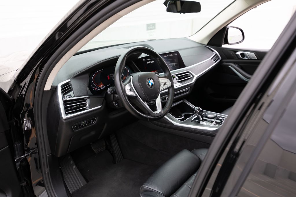 2021 BMW X7 - $34,975