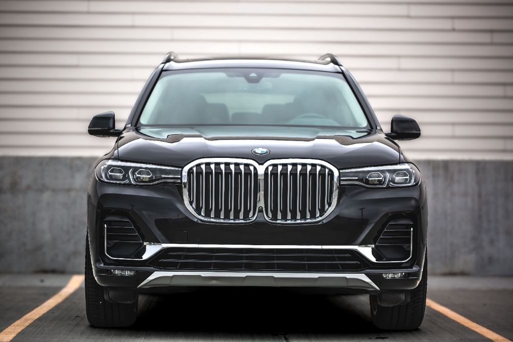 2021 BMW X7 - $34,975