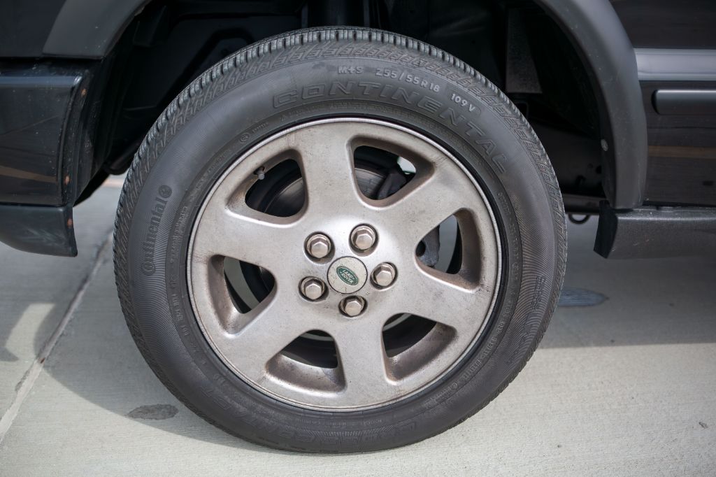 2004 Land Rover Discovery - $27,975