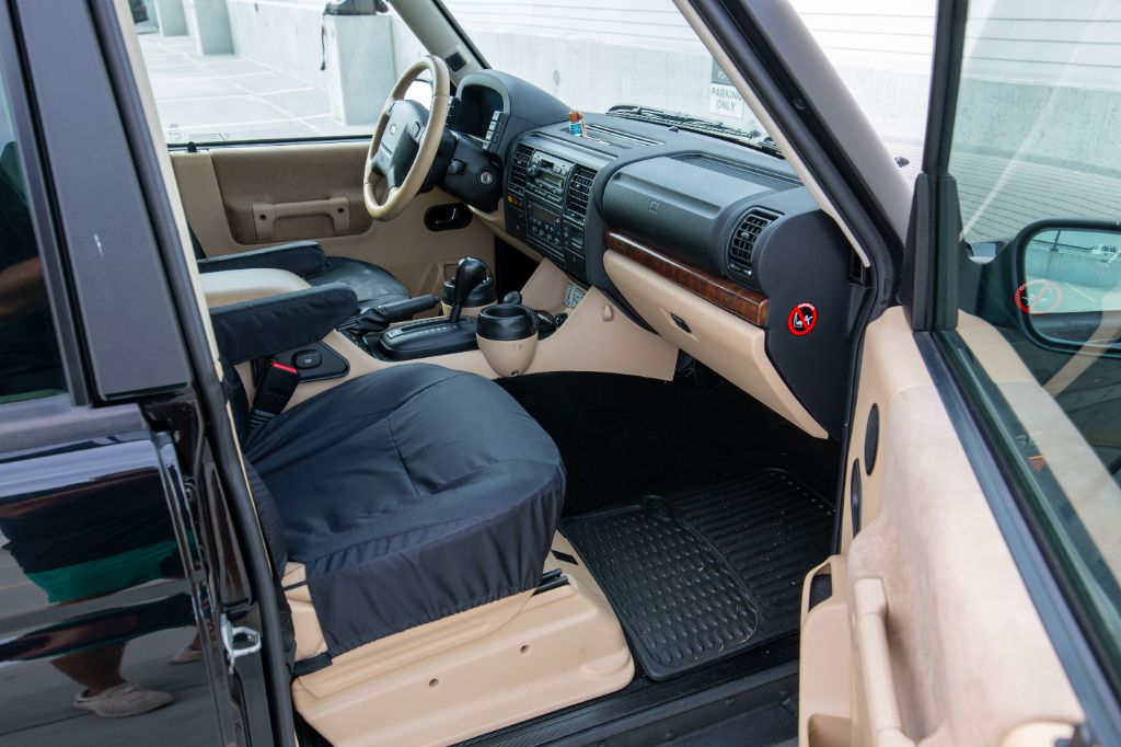 2004 Land Rover Discovery - $27,975