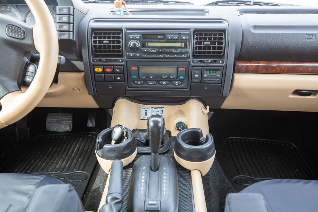 2004 Land Rover Discovery - $27,975