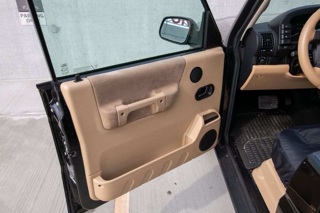 2004 Land Rover Discovery - $27,975