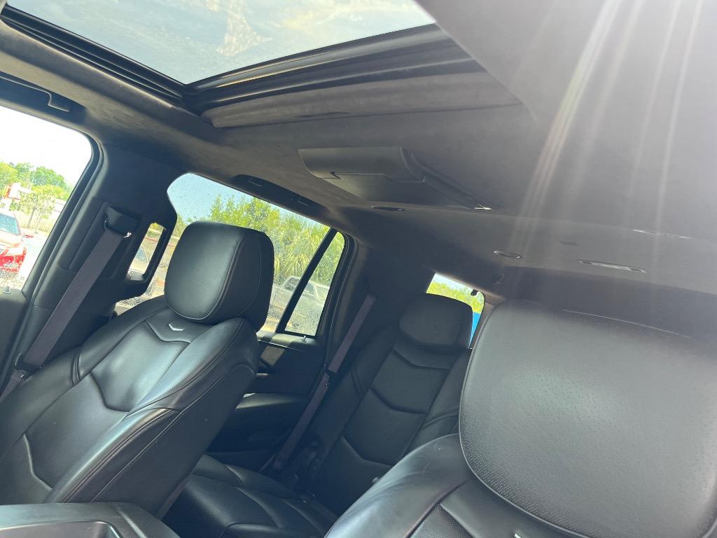 2016 Cadillac Escalade Platinum photo