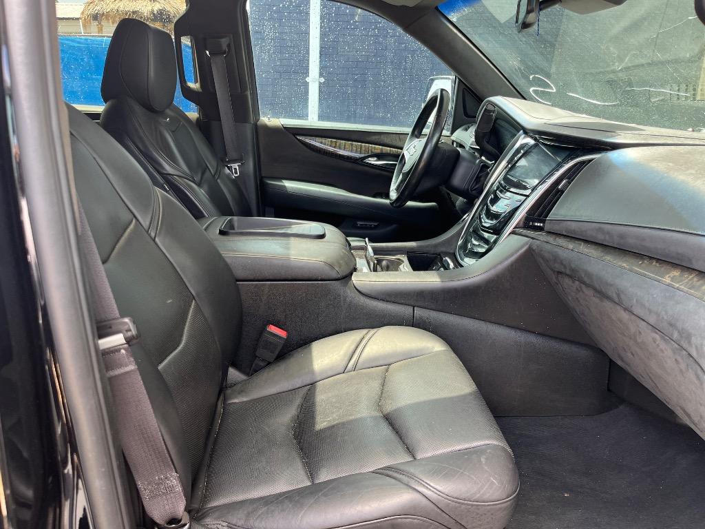 2016 Cadillac Escalade Platinum photo