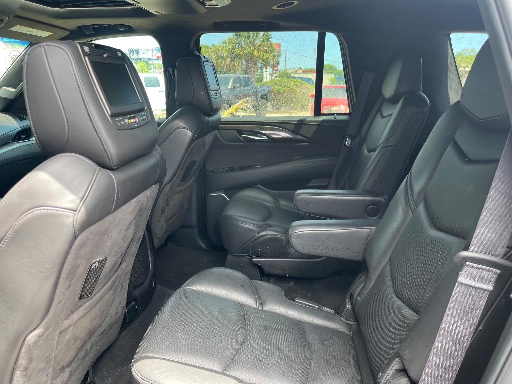 2016 Cadillac Escalade Platinum photo
