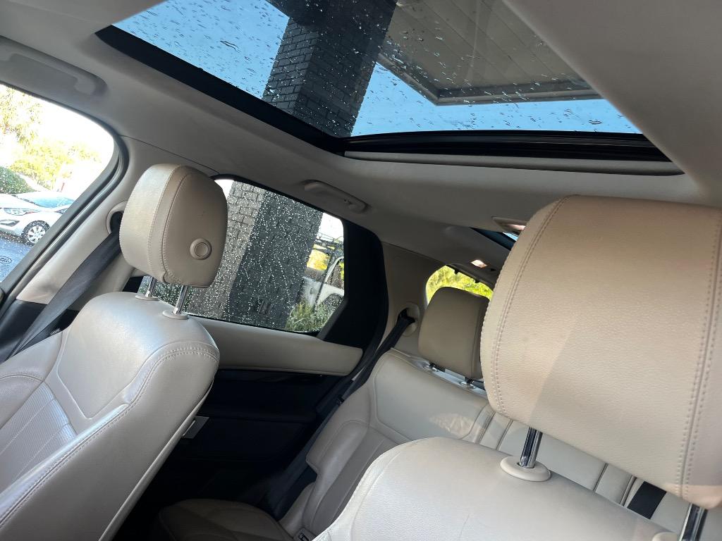 2018 Land Rover Discovery SE photo