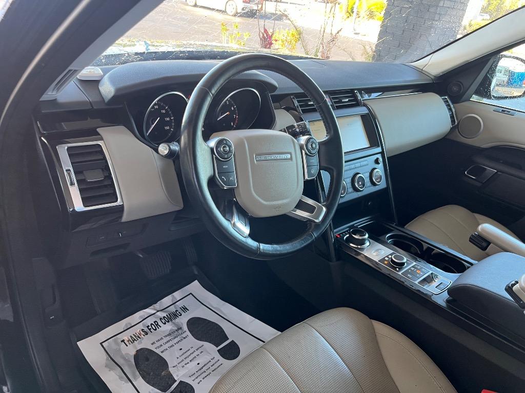 2018 Land Rover Discovery SE photo