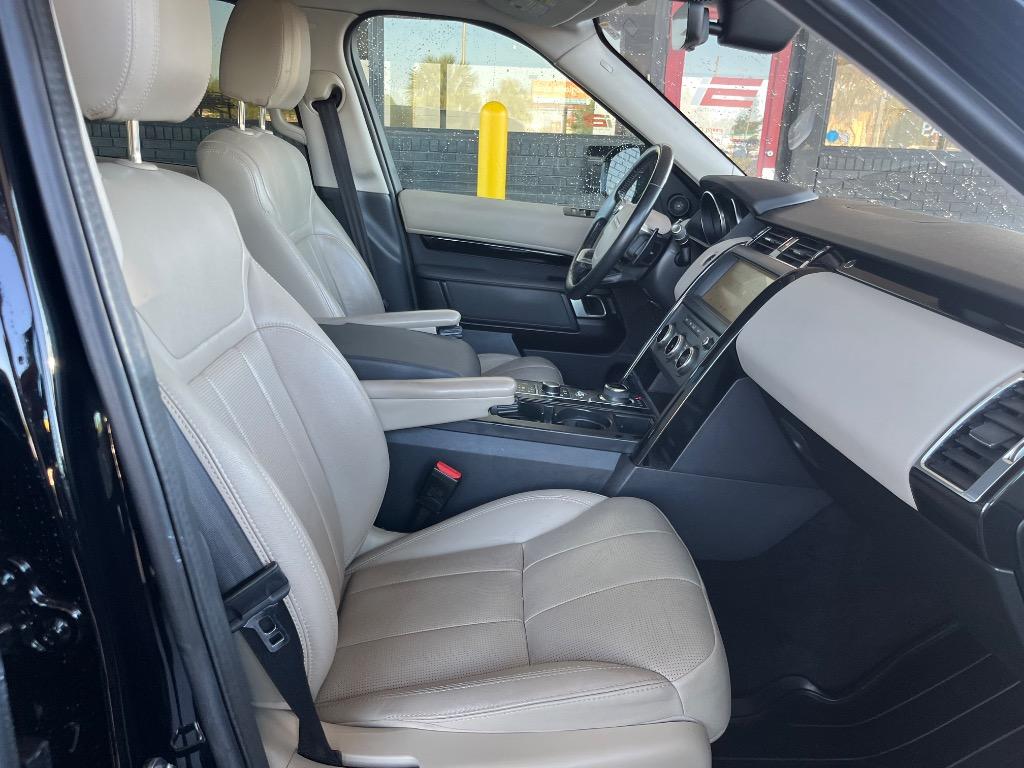 2018 Land Rover Discovery SE photo