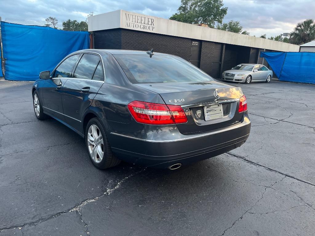 2011 Mercedes-Benz E-Class E350 Luxury photo