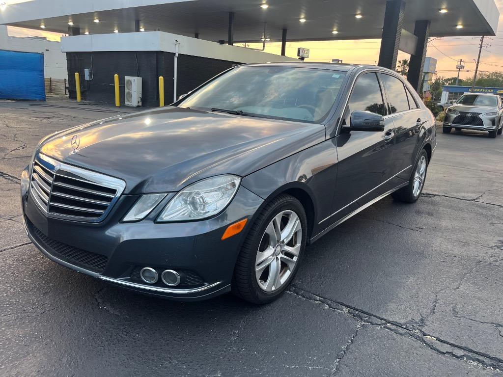 2011 Mercedes-Benz E-Class E350 Luxury photo