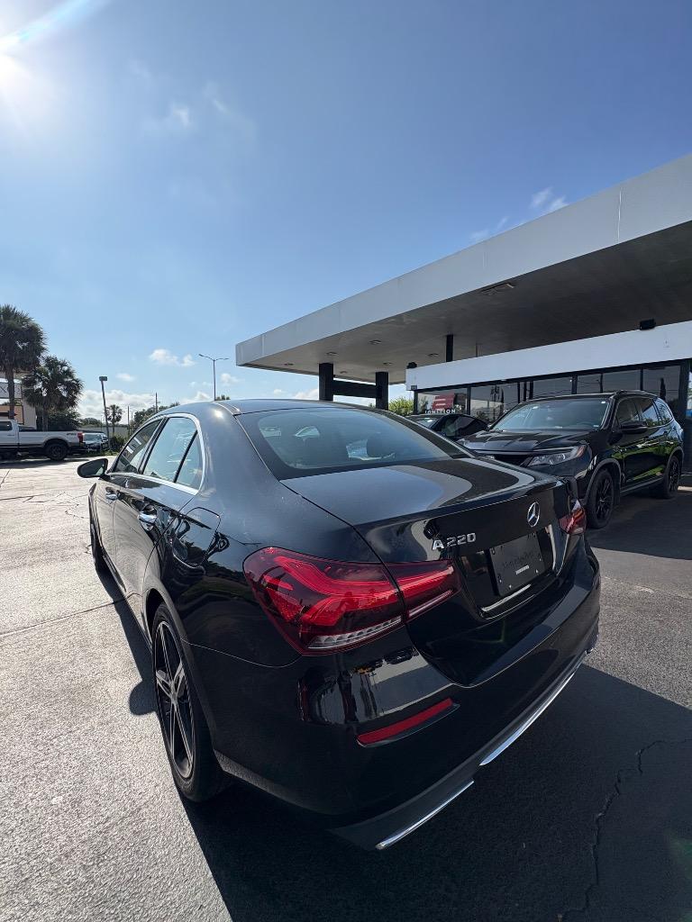 2021 Mercedes Benz A 220 photo 4