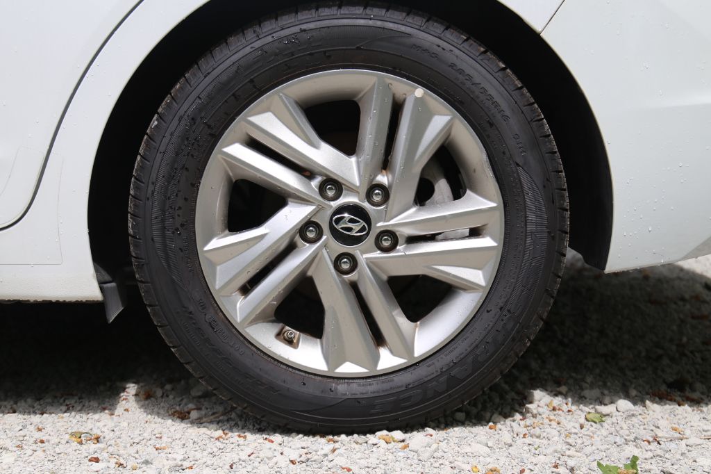 2019 Hyundai Elantra - $11,399