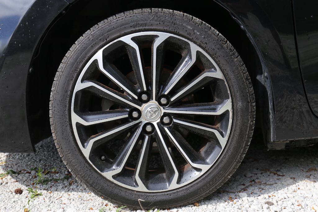 2014 Toyota Corolla - $9,599