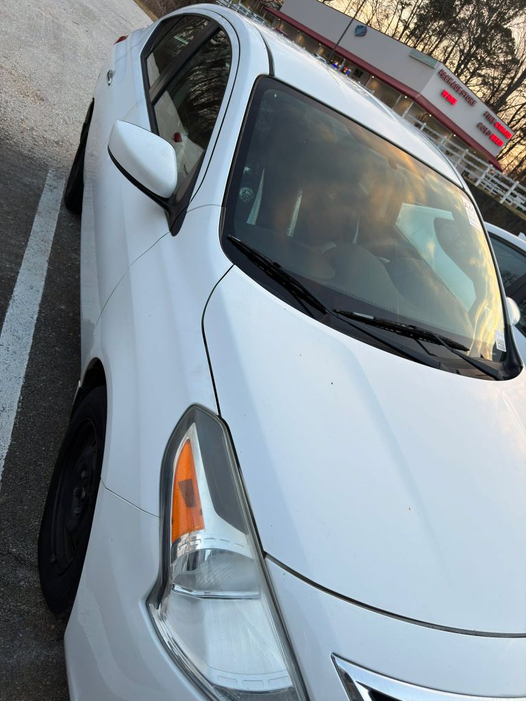 2016 Nissan Versa - $6,500