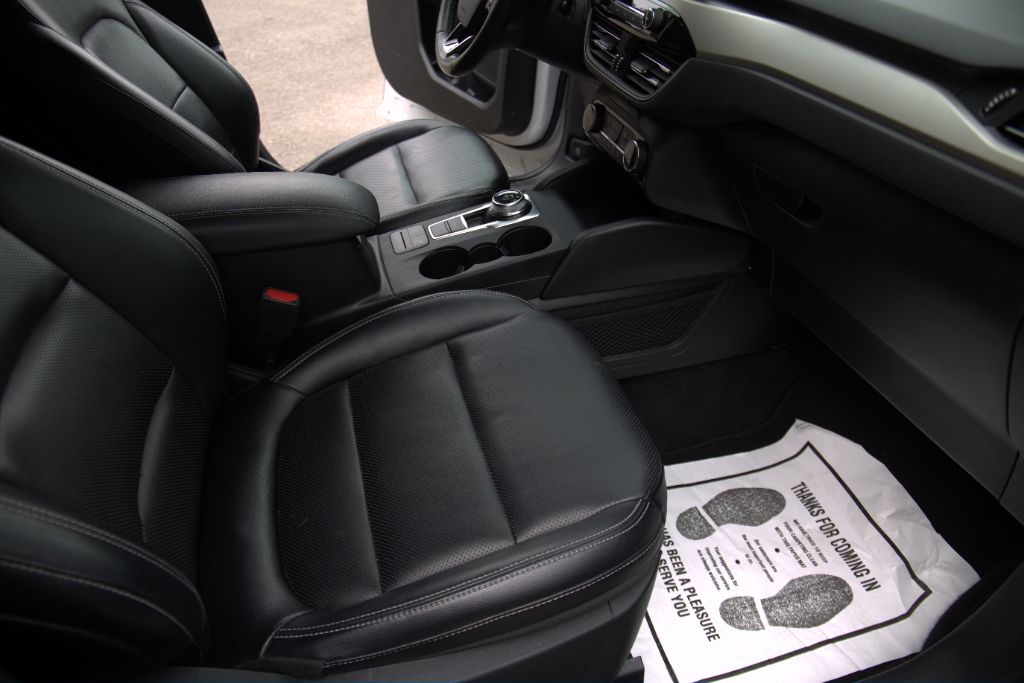 2022 Ford Escape - $12,500