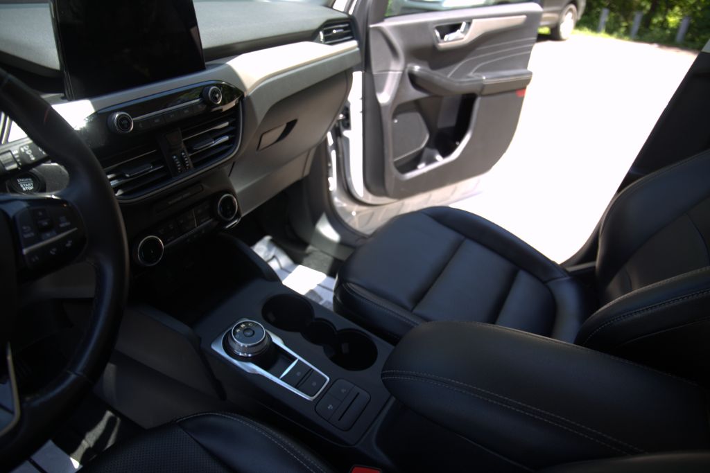 2022 Ford Escape - $12,500