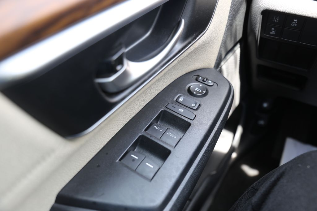 2017 Honda CR-V - $17,500