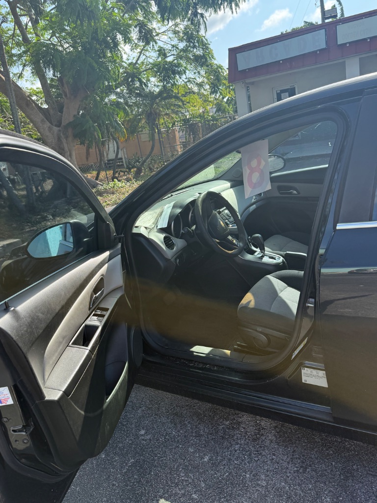 2011 Chevrolet Cruze - $3,999