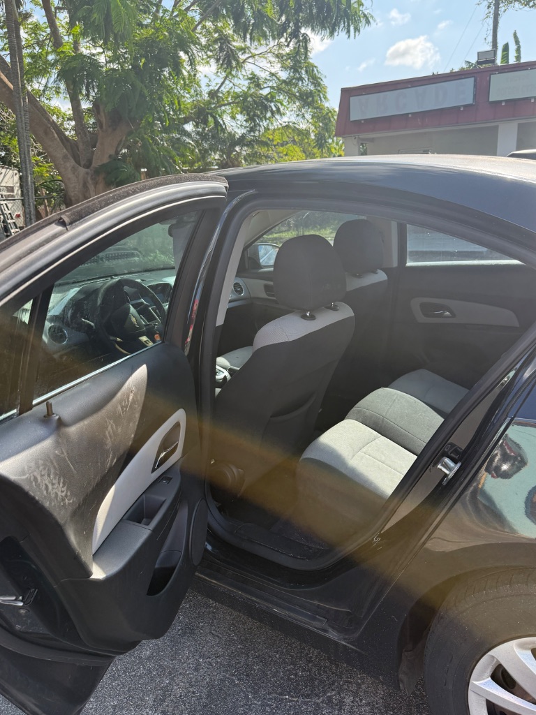 2011 Chevrolet Cruze - $3,999