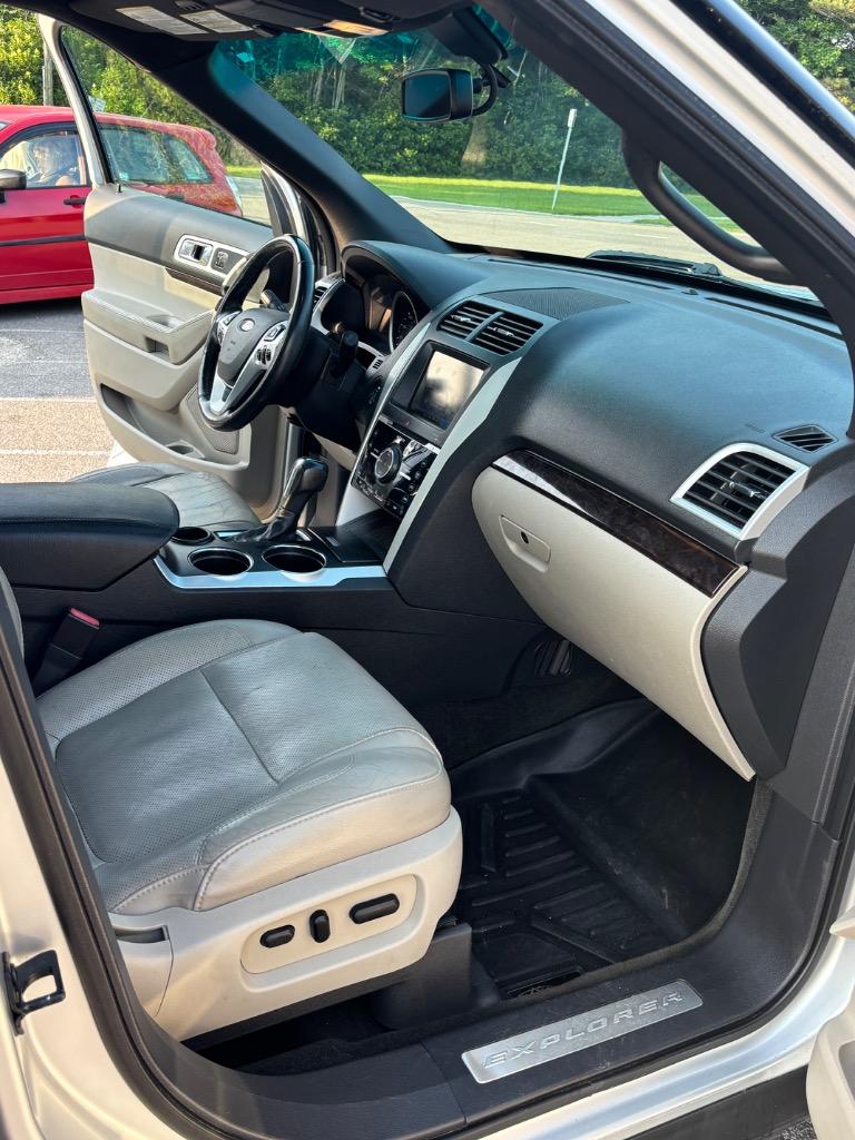 2012 Ford Explorer Limited photo