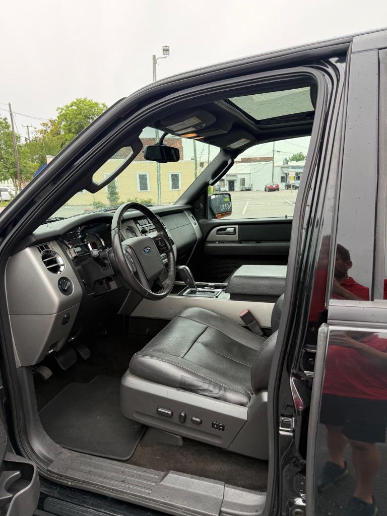 2014 Ford Expedition - $11,999