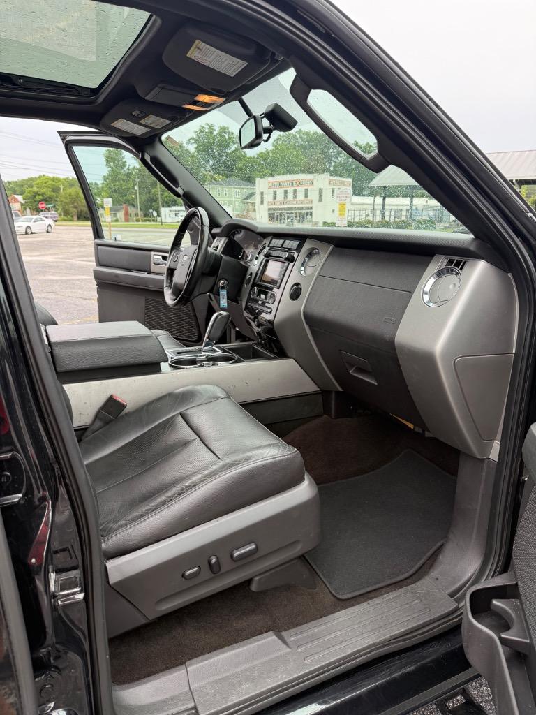 2014 Ford Expedition - $11,999