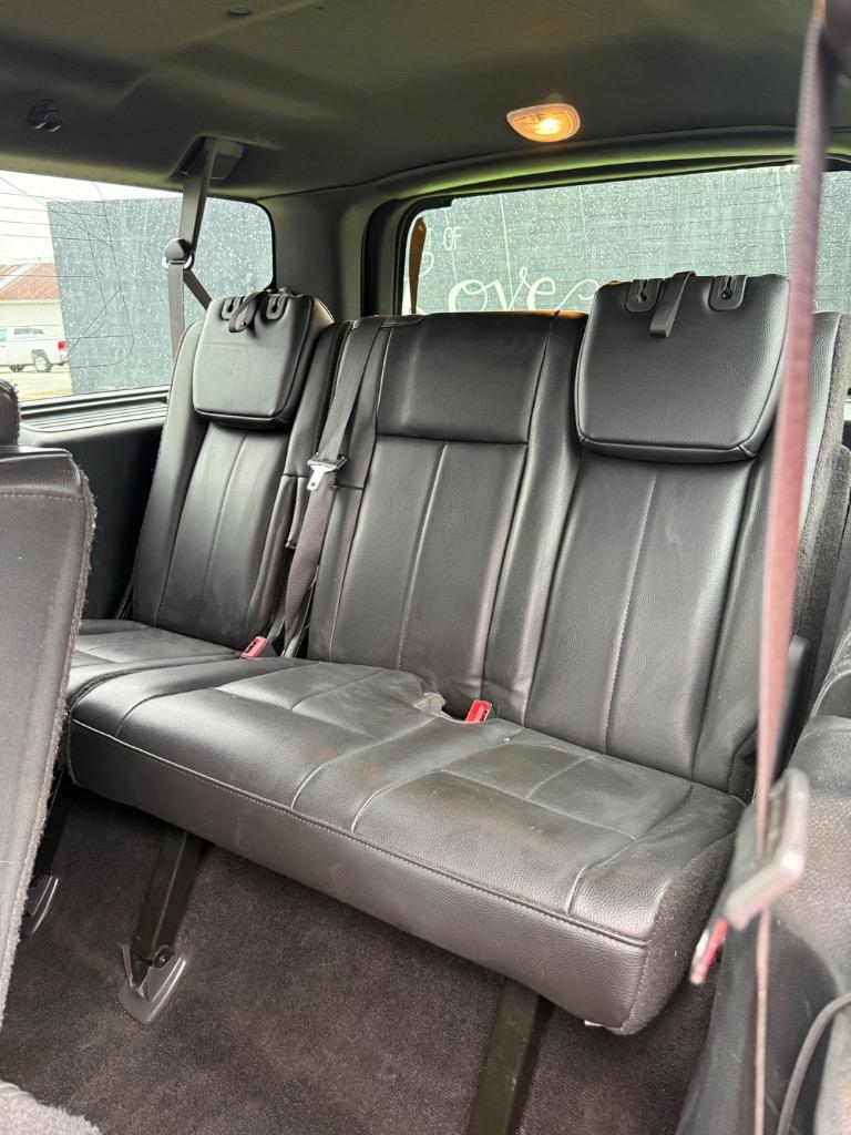 2014 Ford Expedition - $11,999
