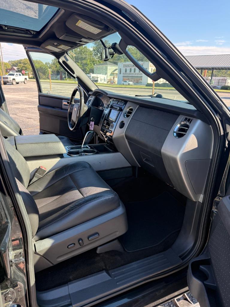 2014 Ford Expedition - $9,499