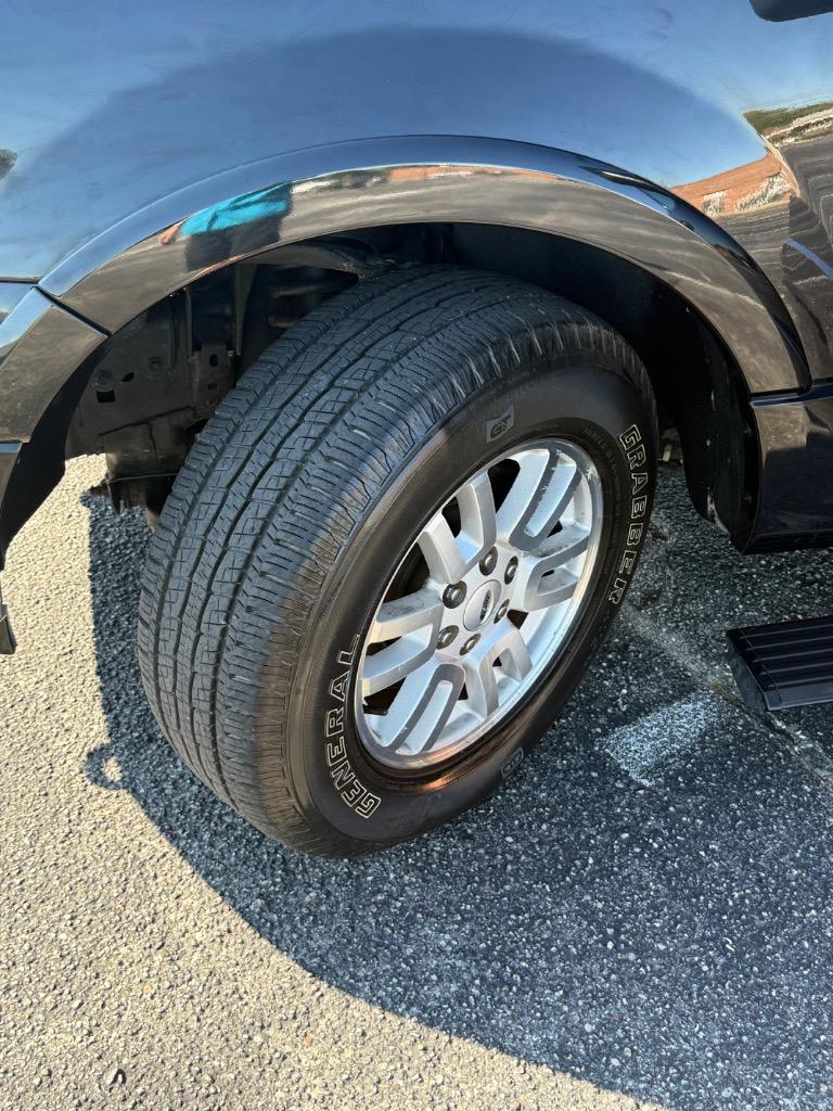 2014 Ford Expedition - $9,499