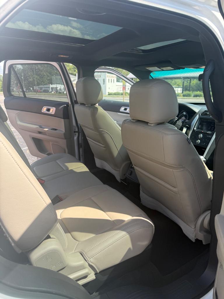 2014 Ford Explorer - $9,999