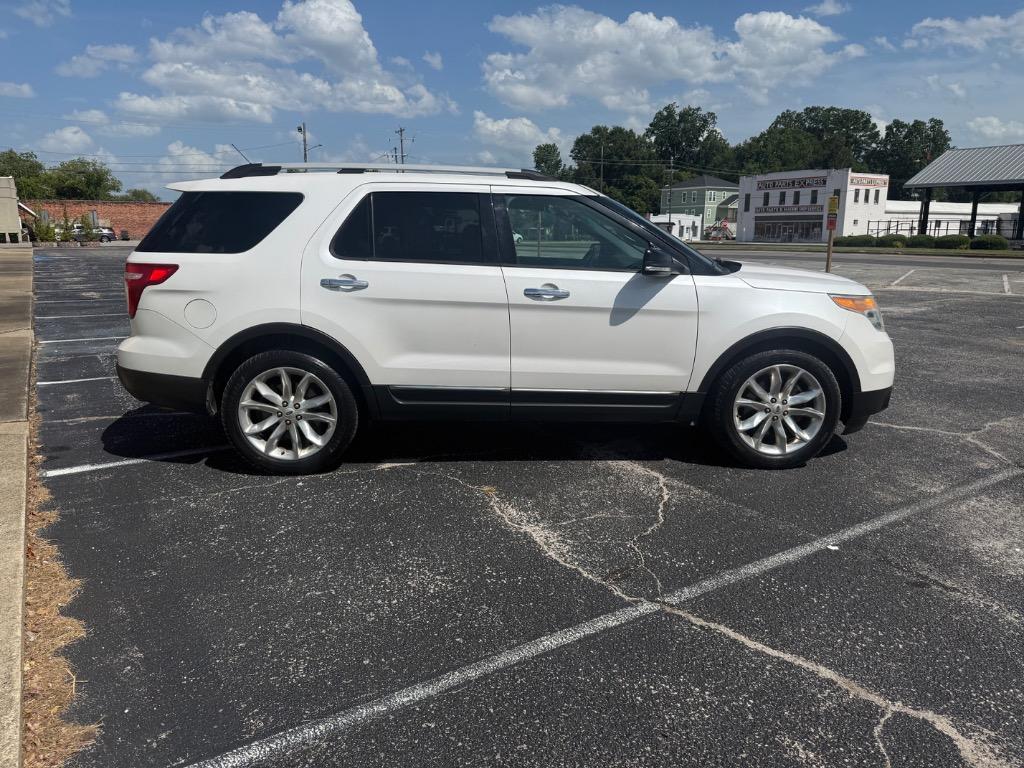 2014 Ford Explorer - $9,999