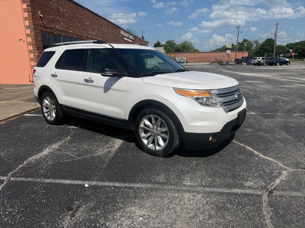 2014 Ford Explorer - $9,999