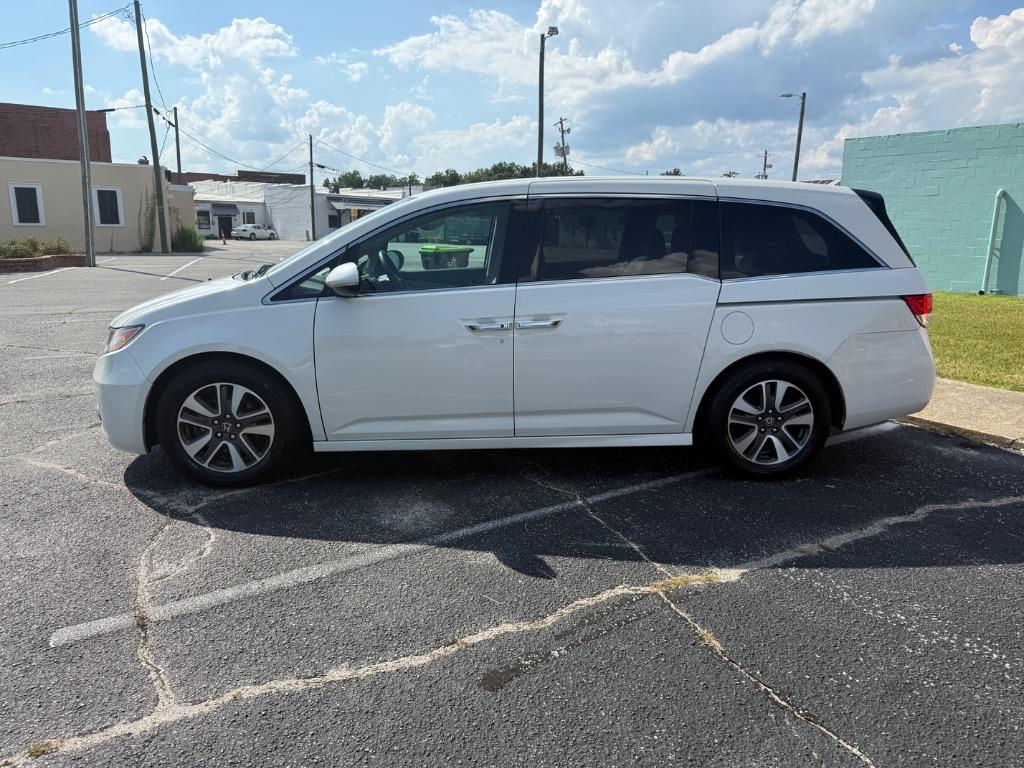 2017 Honda Odyssey - $14,999