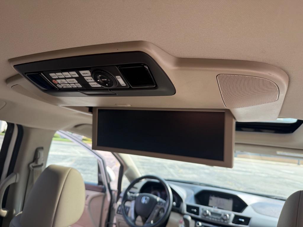 2017 Honda Odyssey - $14,999