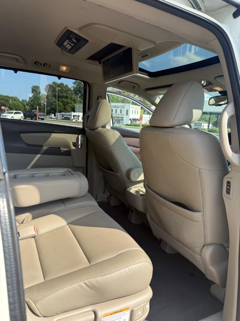 2017 Honda Odyssey - $14,999