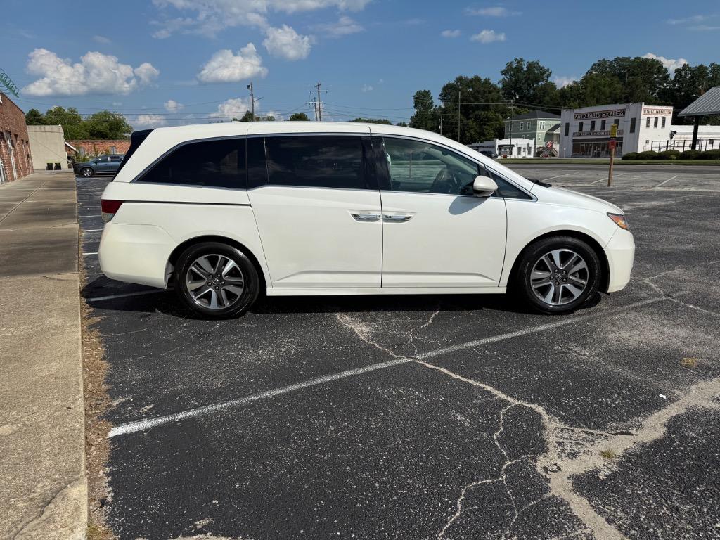2017 Honda Odyssey - $14,999
