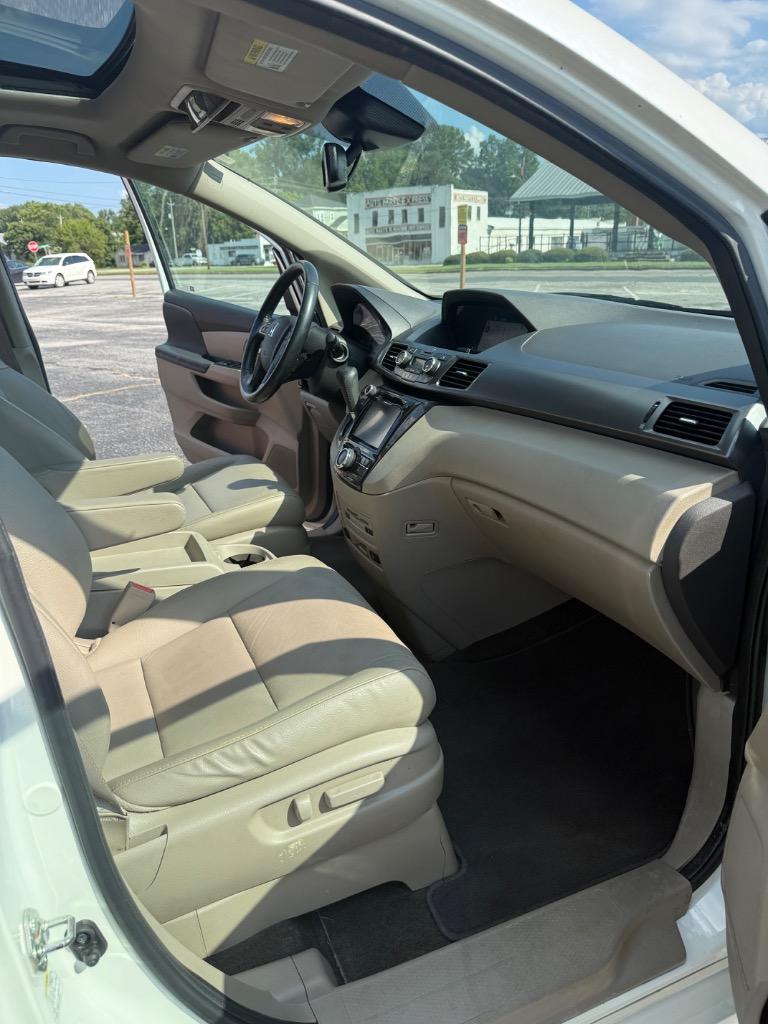 2017 Honda Odyssey - $14,999