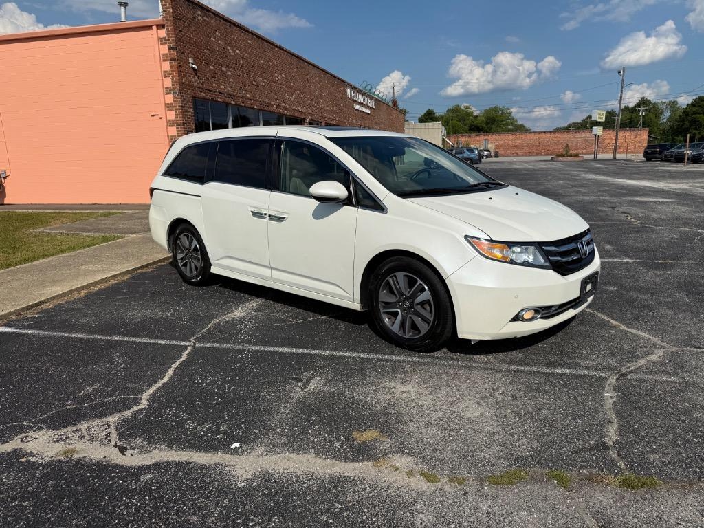 2017 Honda Odyssey - $14,999