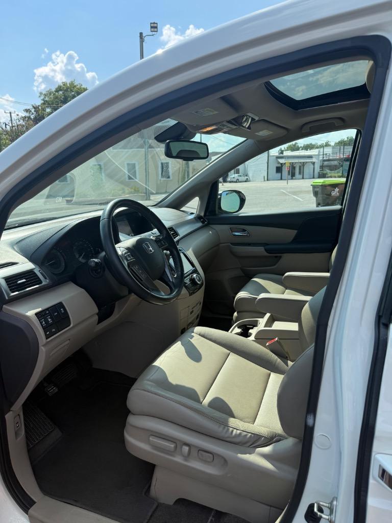 2017 Honda Odyssey - $14,999