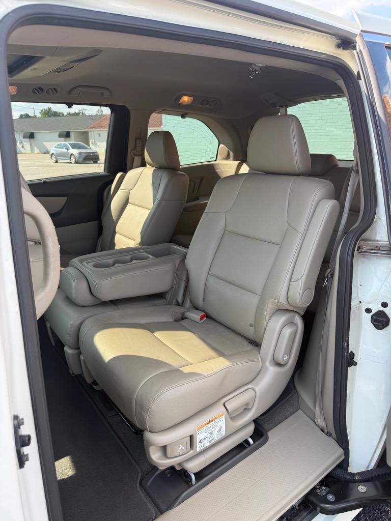 2017 Honda Odyssey - $14,999
