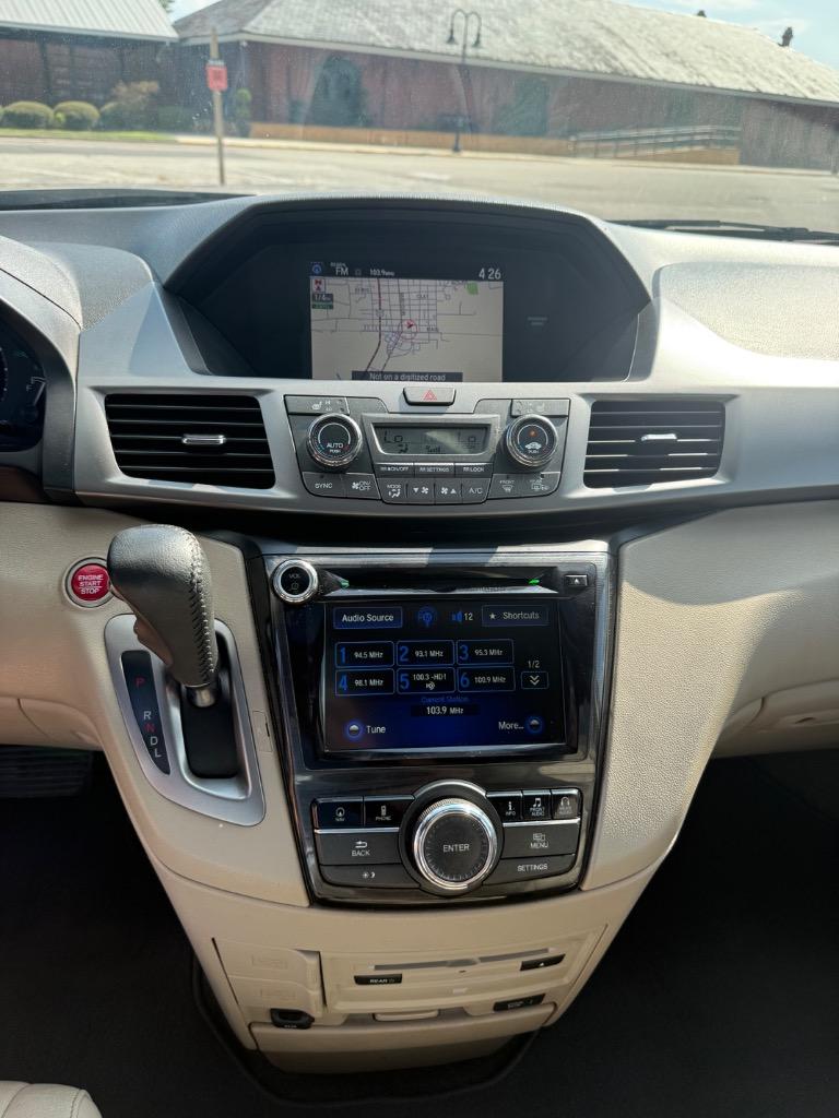 2017 Honda Odyssey - $14,999