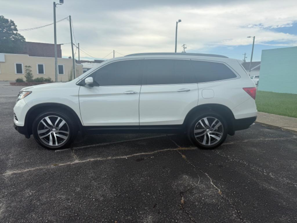 2017 Honda Pilot - $16,599