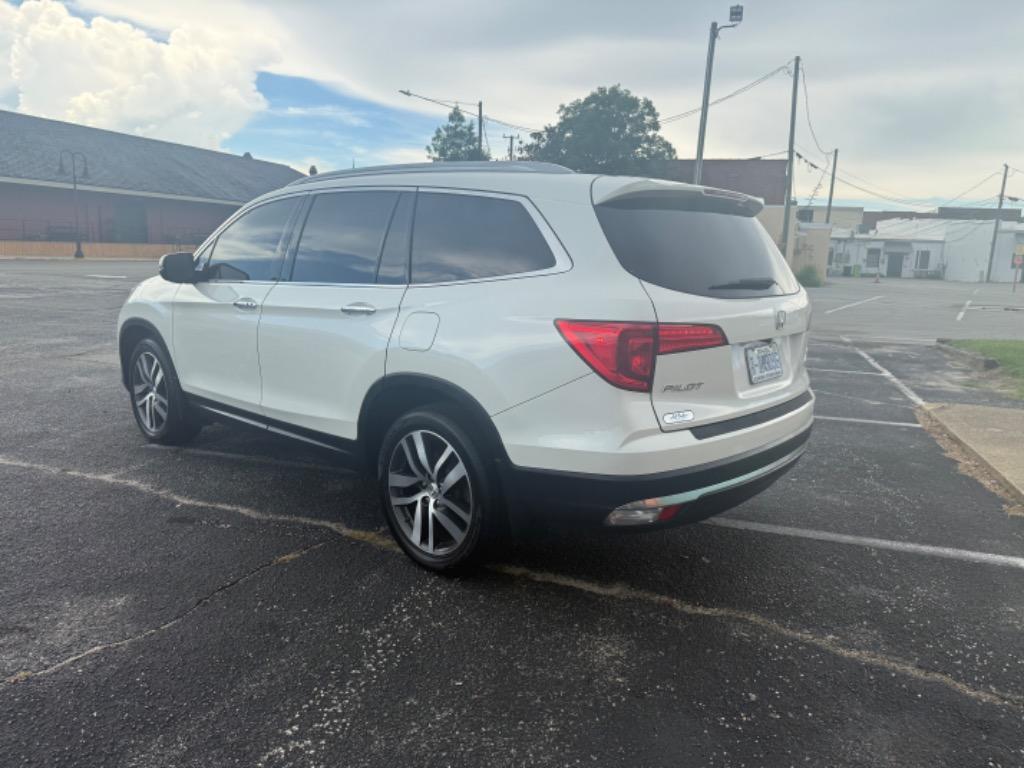 2017 Honda Pilot - $16,599