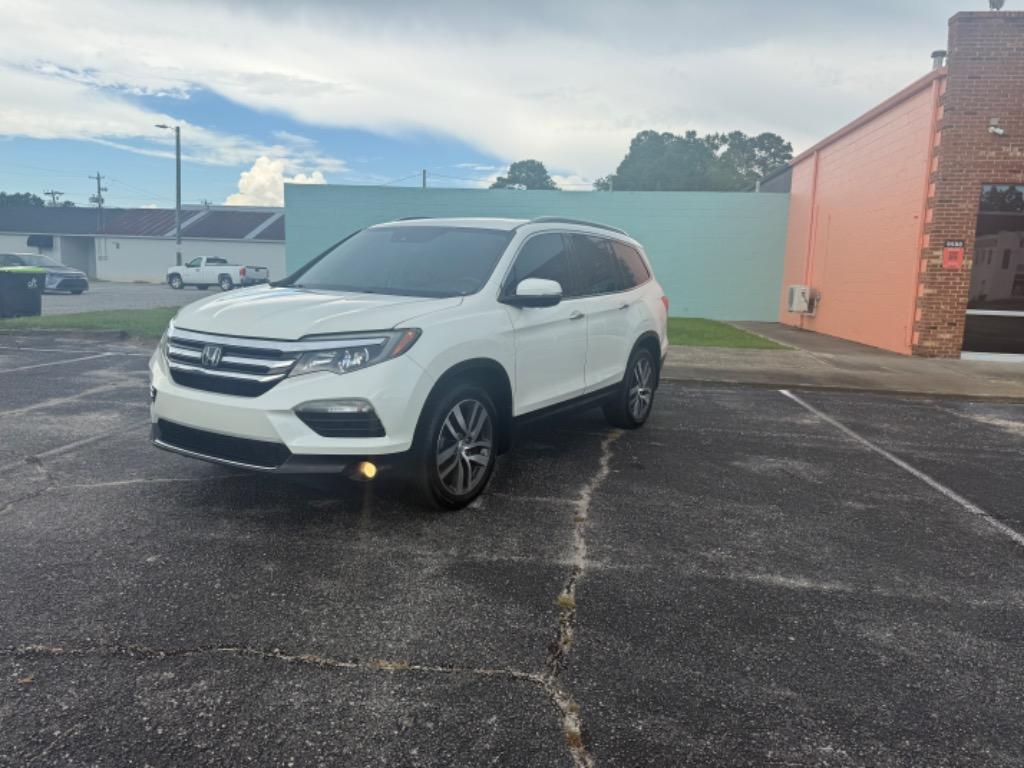 2017 Honda Pilot - $16,599