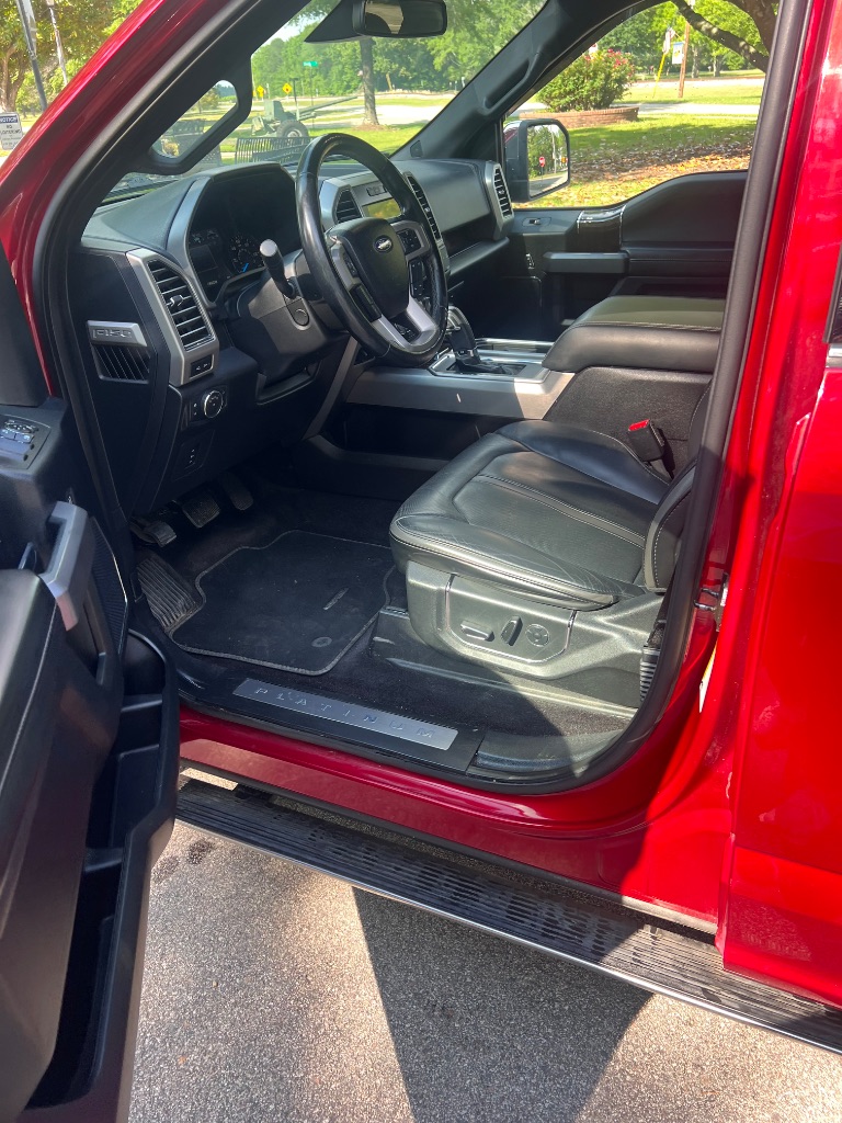 2017 Ford F150 Platinum photo