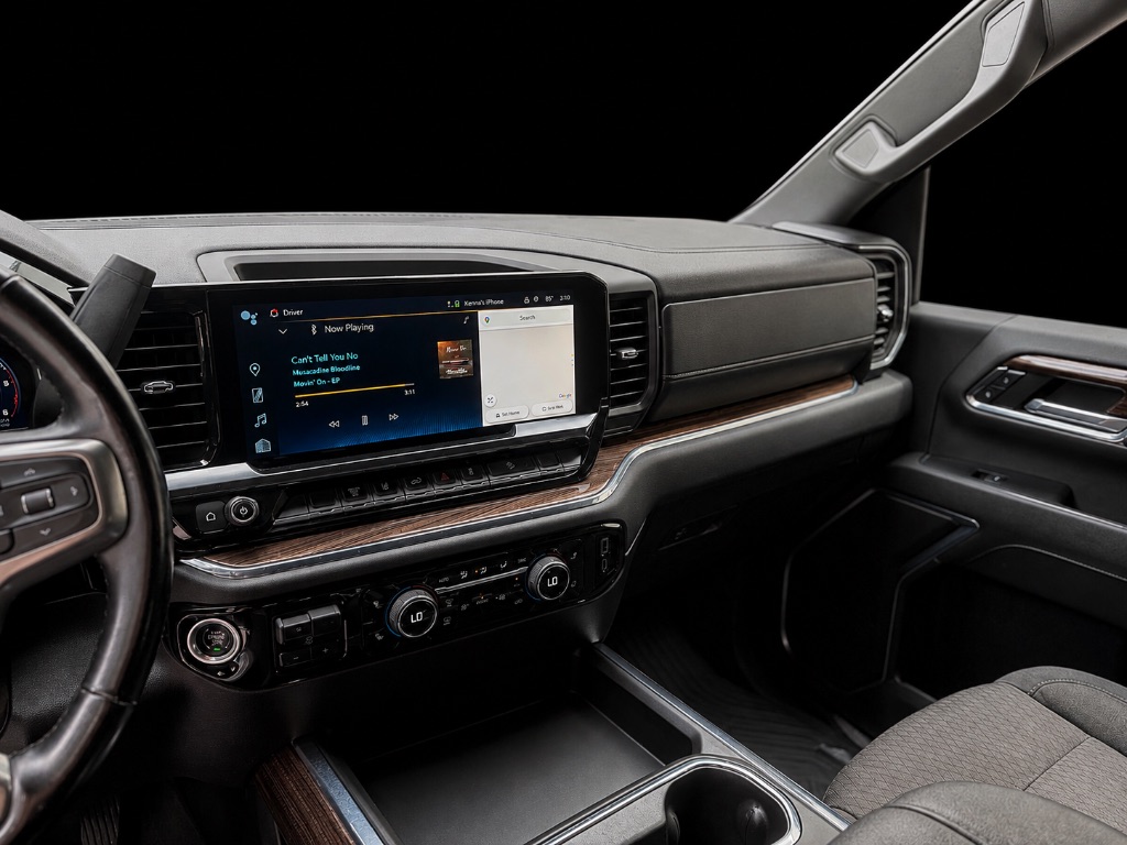 2024 Chevrolet Silverado Hd - $43,900