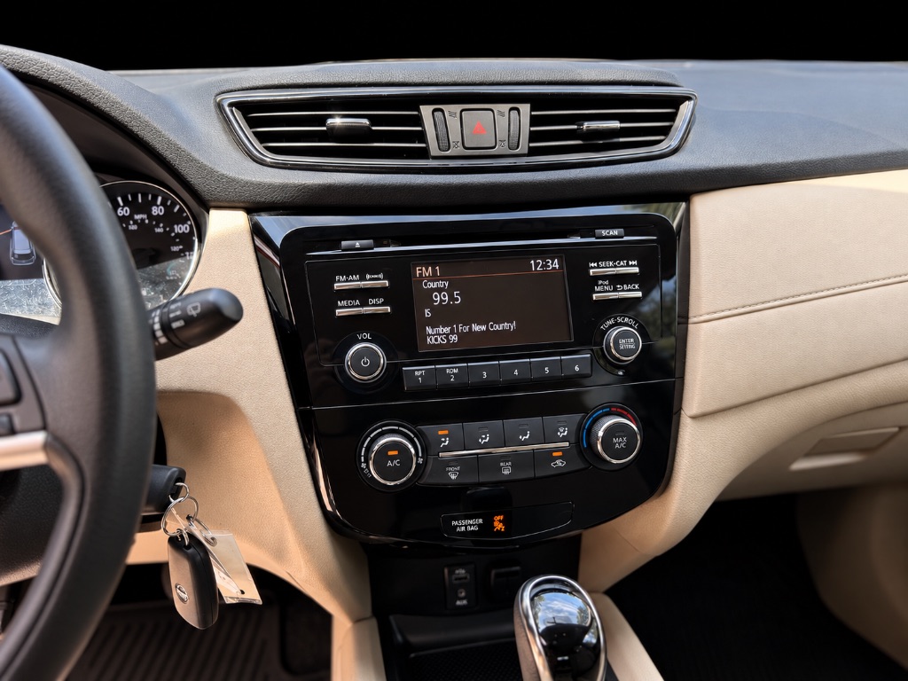 2017 Nissan Rogue - $9,999