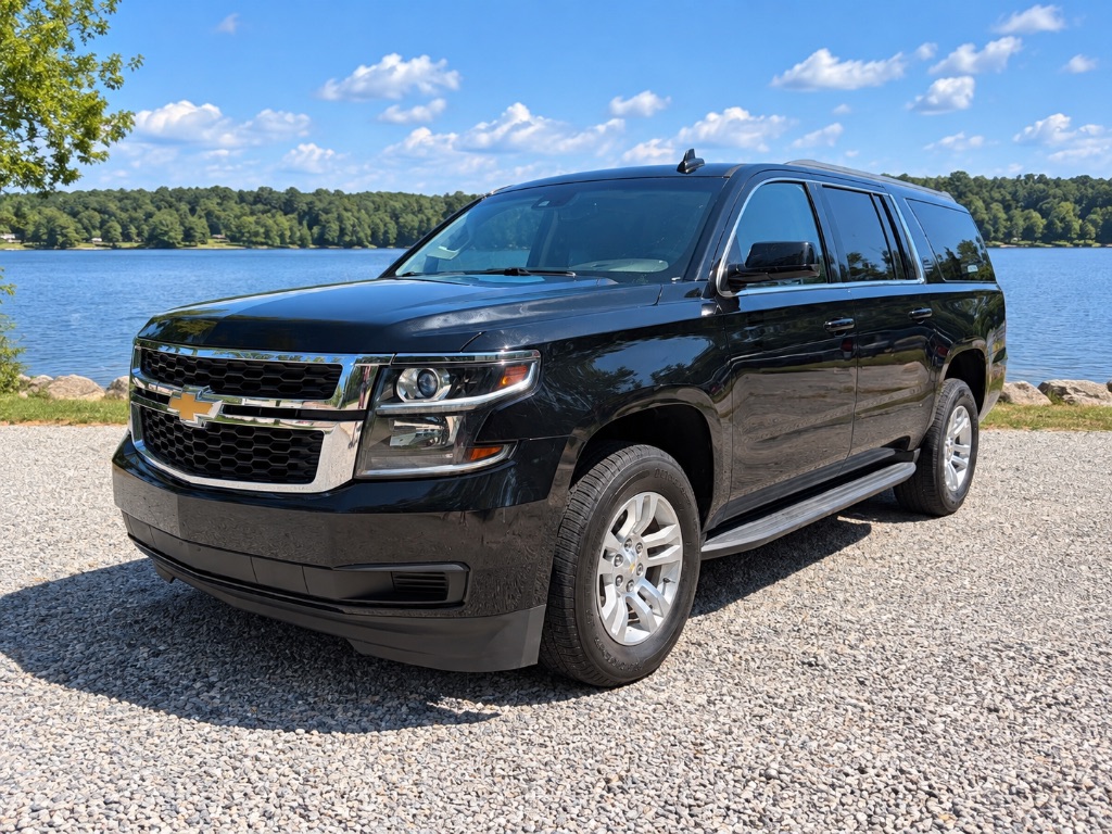 2017 Chevrolet Suburban - $17,999