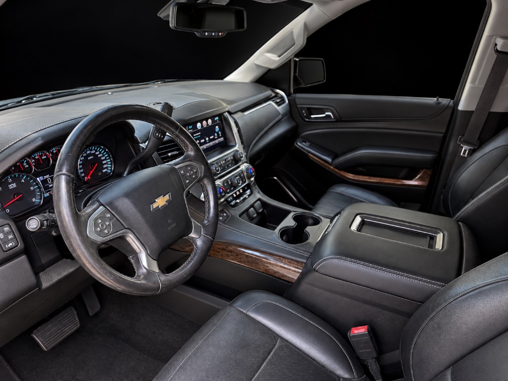 2017 Chevrolet Suburban - $17,999